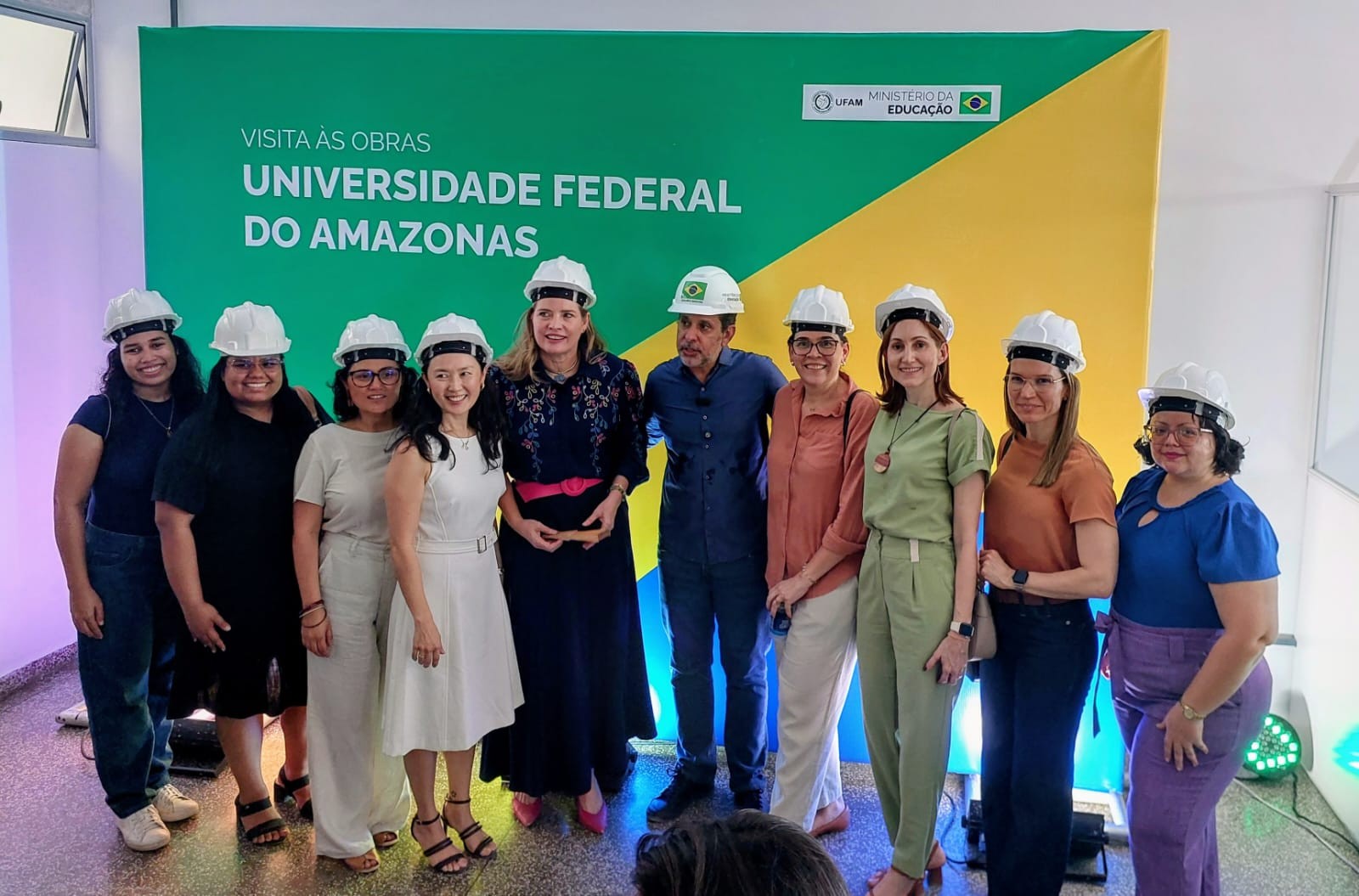 Ministro da Educação visita obras do novo prédio da Faculdade de Odontologia